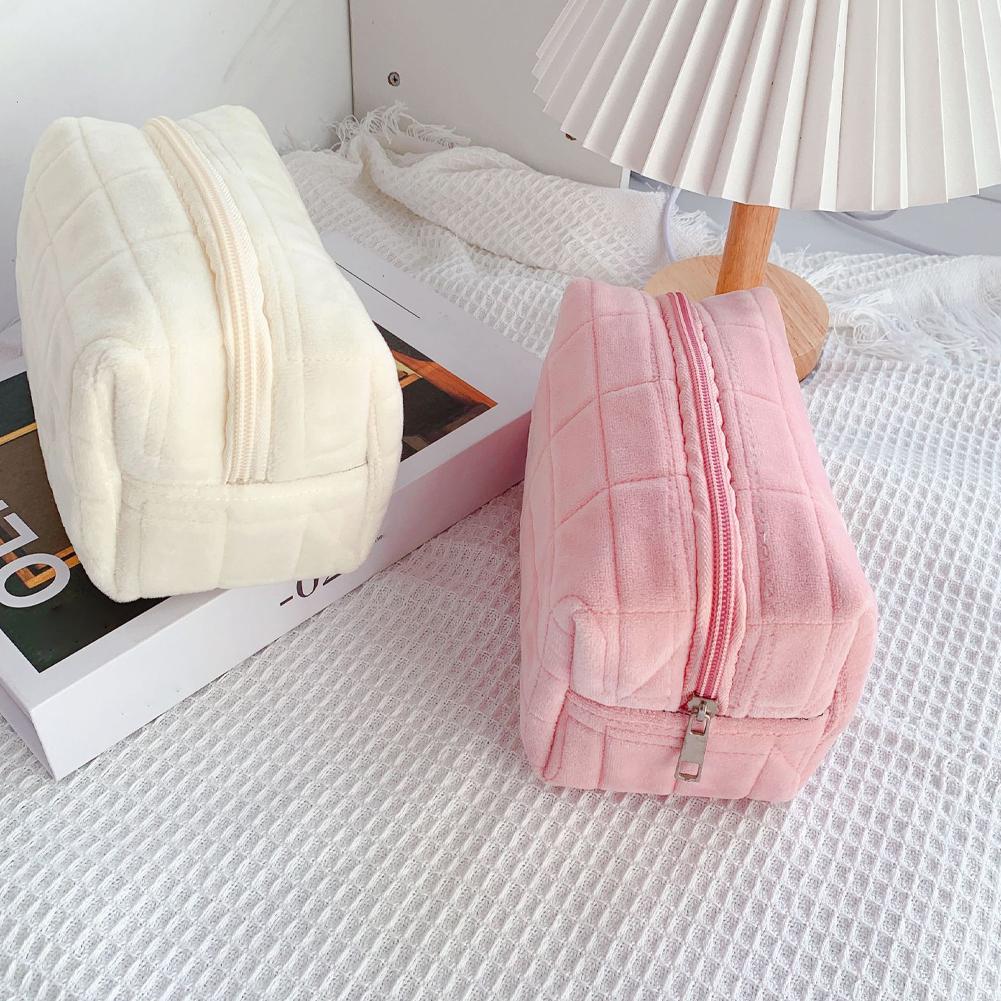 Cute Plush Makeup Bag For Wome - đánh giá và giá Travel Accessories Pillow