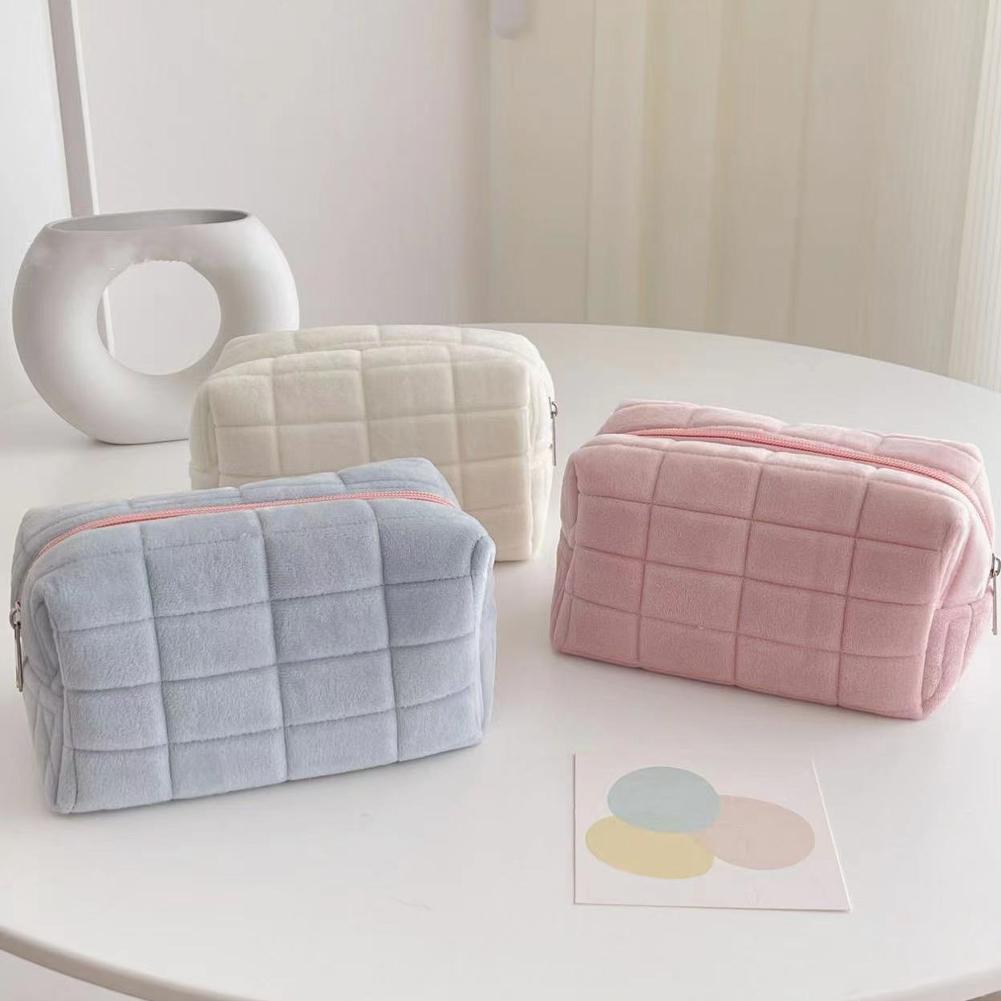 Cute Plush Makeup Bag For Wome - đánh giá và giá Travel Accessories Pillow